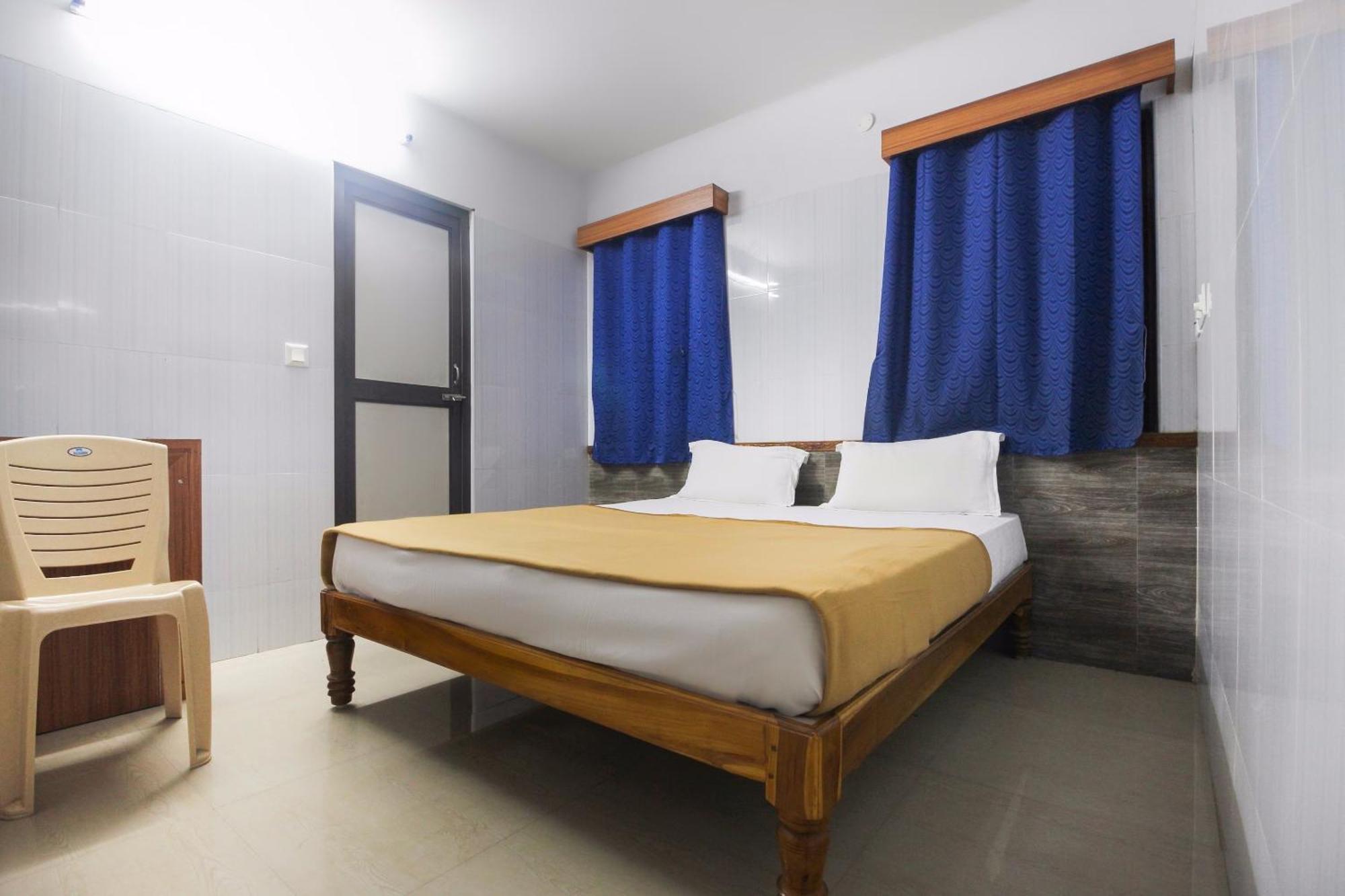 OYO 61145 JKS Deluxe Lodge Udaiyarpalaiyam Extérieur photo