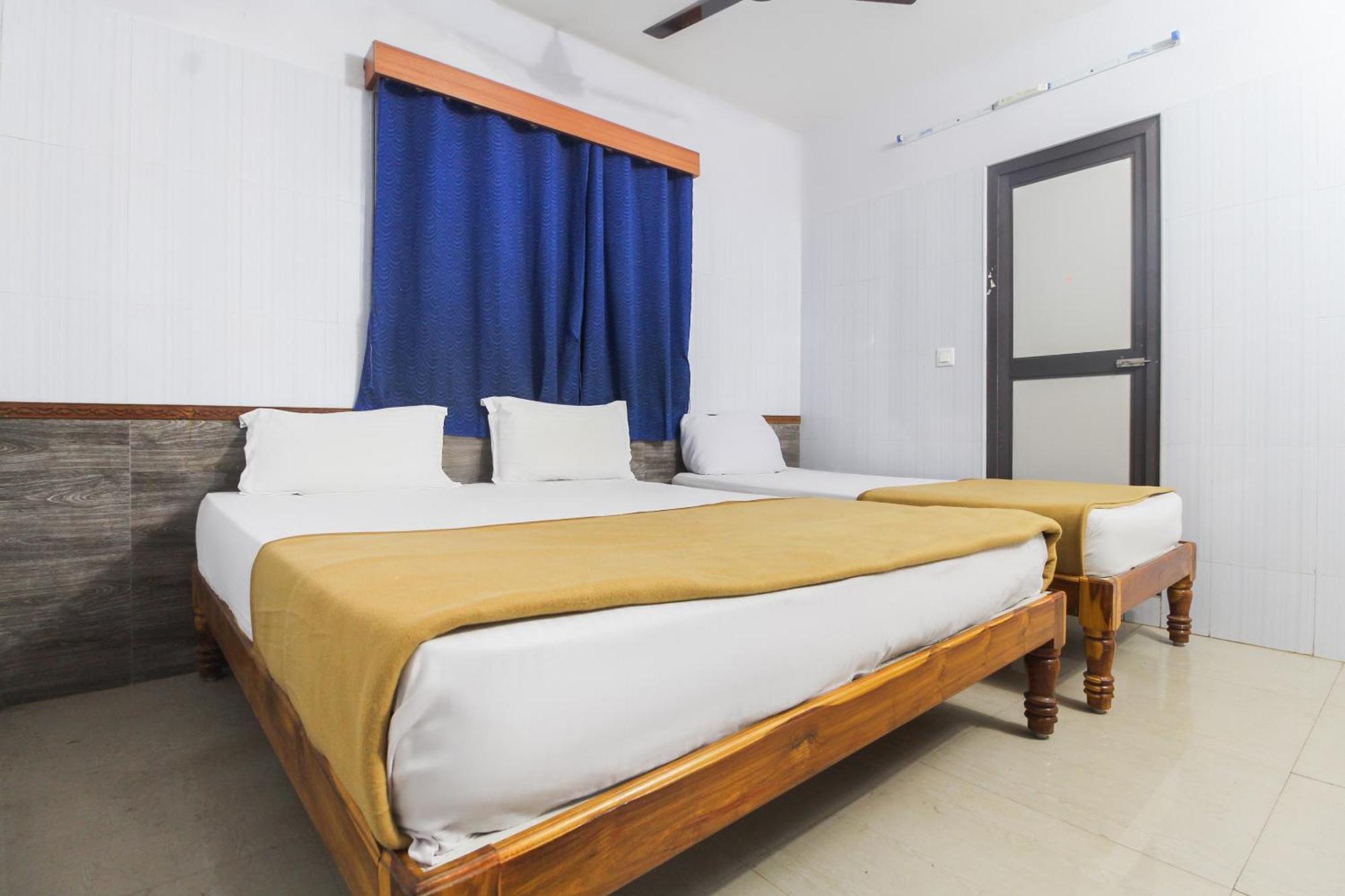 OYO 61145 JKS Deluxe Lodge Udaiyarpalaiyam Extérieur photo